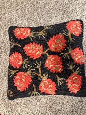 CHANDLER 4 CORNER HOLIDAY PINECONE PILLOW in black